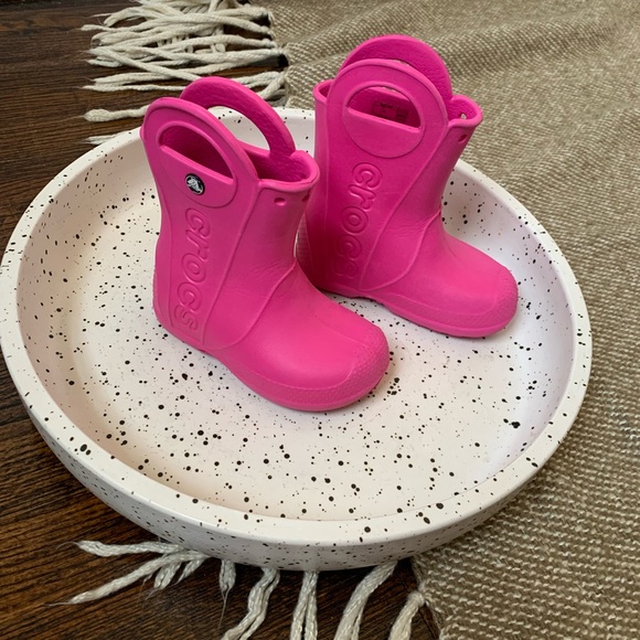 are crocs good for rain